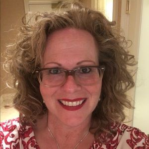 Meet your Posher, Lori